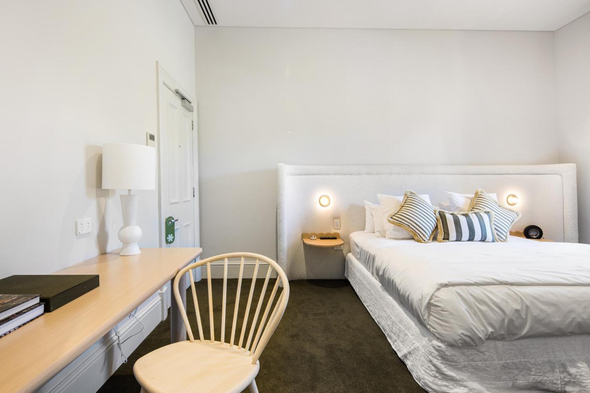 The Stirling Hotel エクステリア 写真