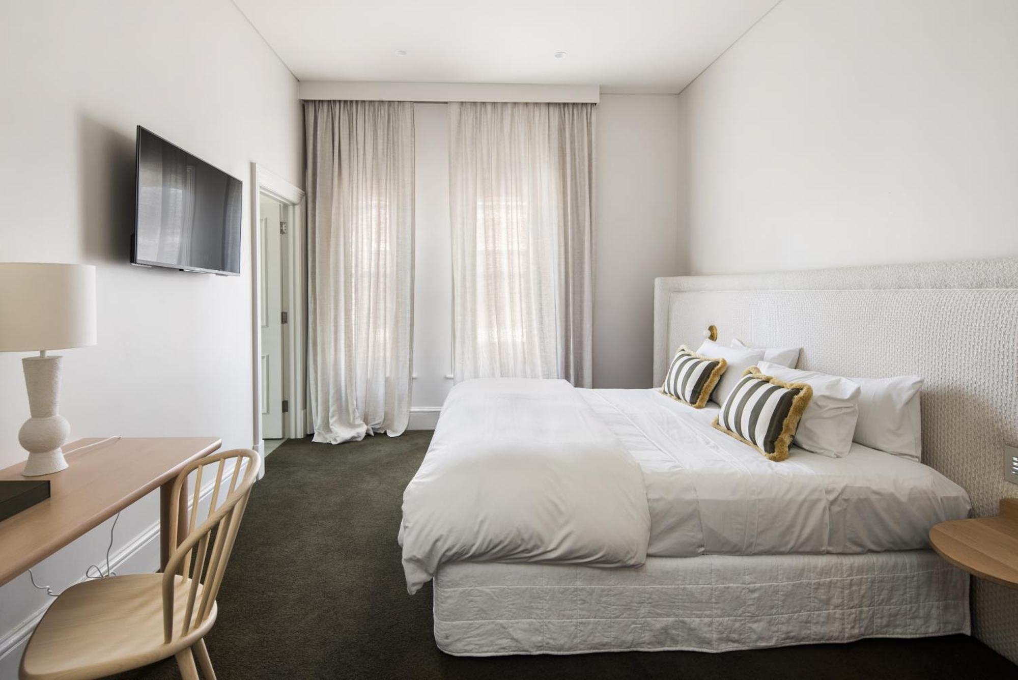 The Stirling Hotel エクステリア 写真