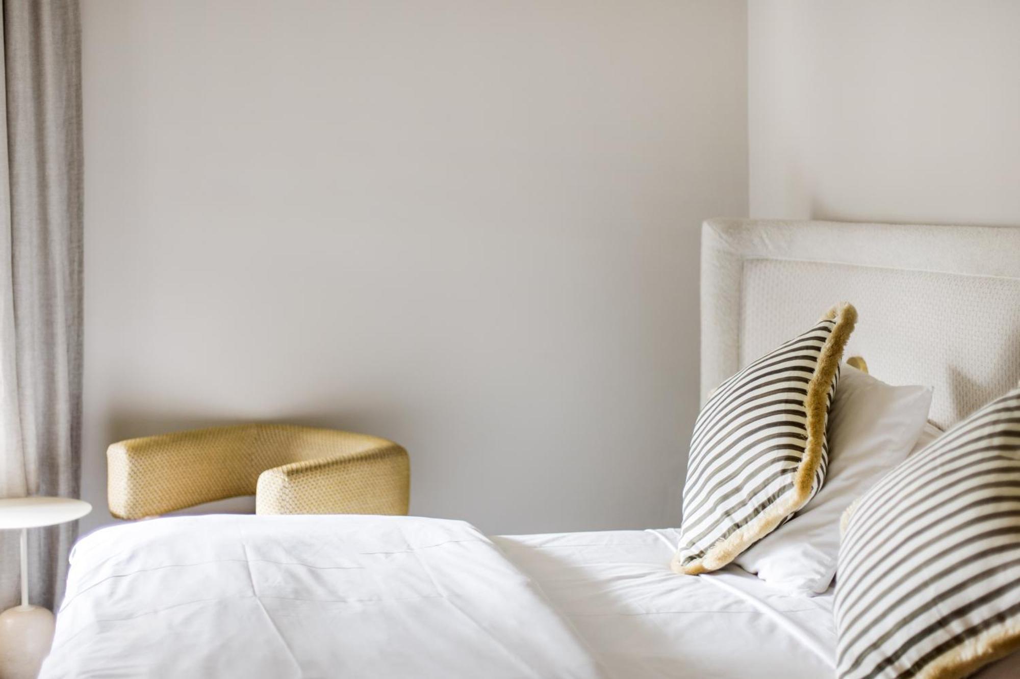 The Stirling Hotel エクステリア 写真