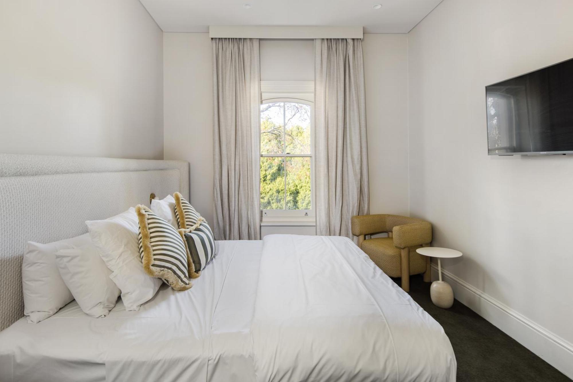 The Stirling Hotel エクステリア 写真